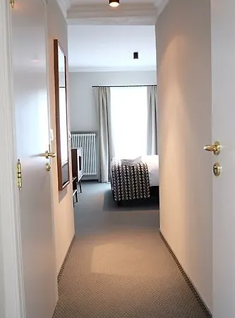 فندق Parkhotel Obermenzing 3*